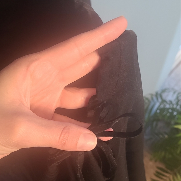 Black asymmetrical top Size M - Picture 6 of 8